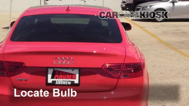 2015 Audi RS5 4.2L V8 Éclairage Feu de freinage central (remplacer l'ampoule)